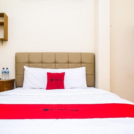 Reddoorz Syariah @ Griya Thamrin Manahan Solo Exteriör bild