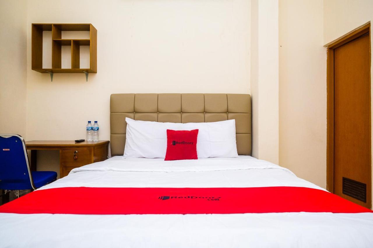 Reddoorz Syariah @ Griya Thamrin Manahan Solo Exteriör bild