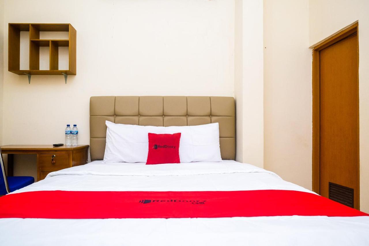 Reddoorz Syariah @ Griya Thamrin Manahan Solo Exteriör bild