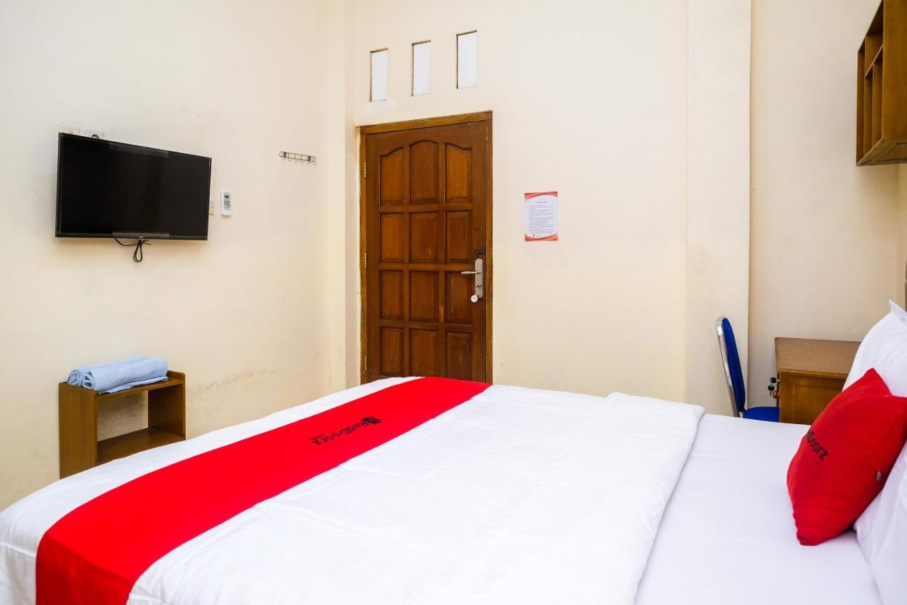 Reddoorz Syariah @ Griya Thamrin Manahan Solo Exteriör bild