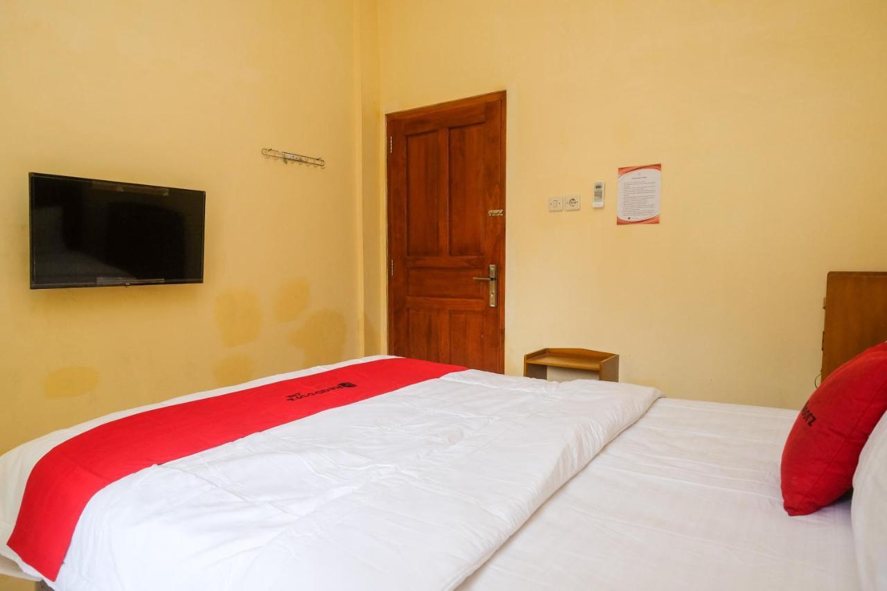Reddoorz Syariah @ Griya Thamrin Manahan Solo Exteriör bild