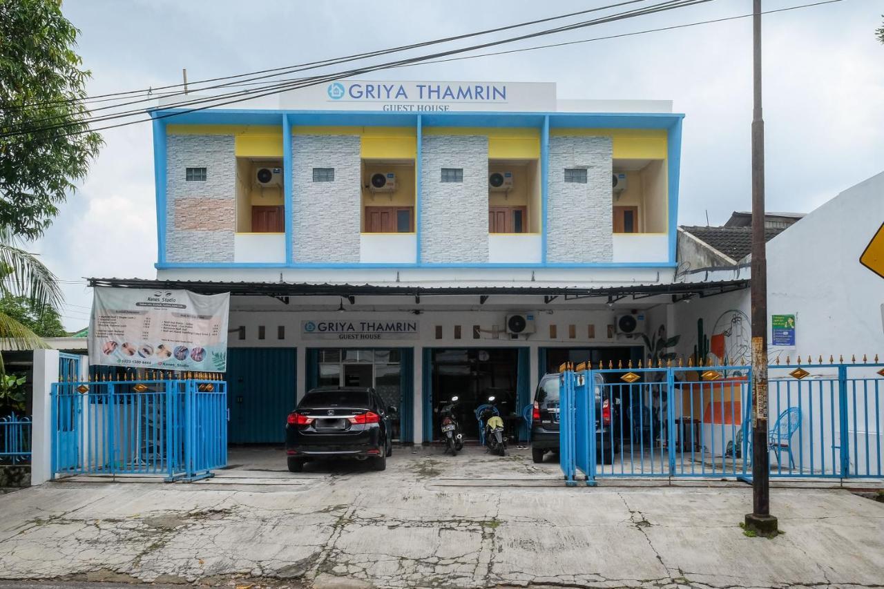 Reddoorz Syariah @ Griya Thamrin Manahan Solo Exteriör bild