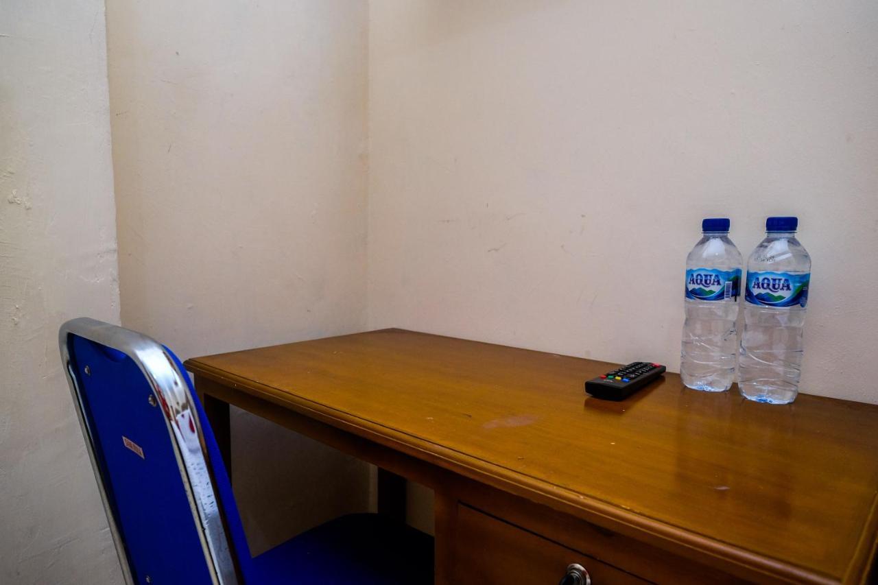 Reddoorz Syariah @ Griya Thamrin Manahan Solo Exteriör bild